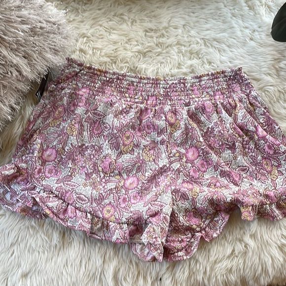 Pink & cream ruffle stretchy shorts super cute comfortable with tassels XL - Picture 7 of 7